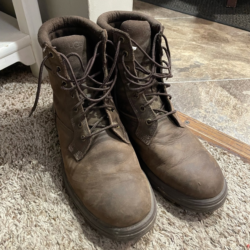 Men’s Ugg size 12